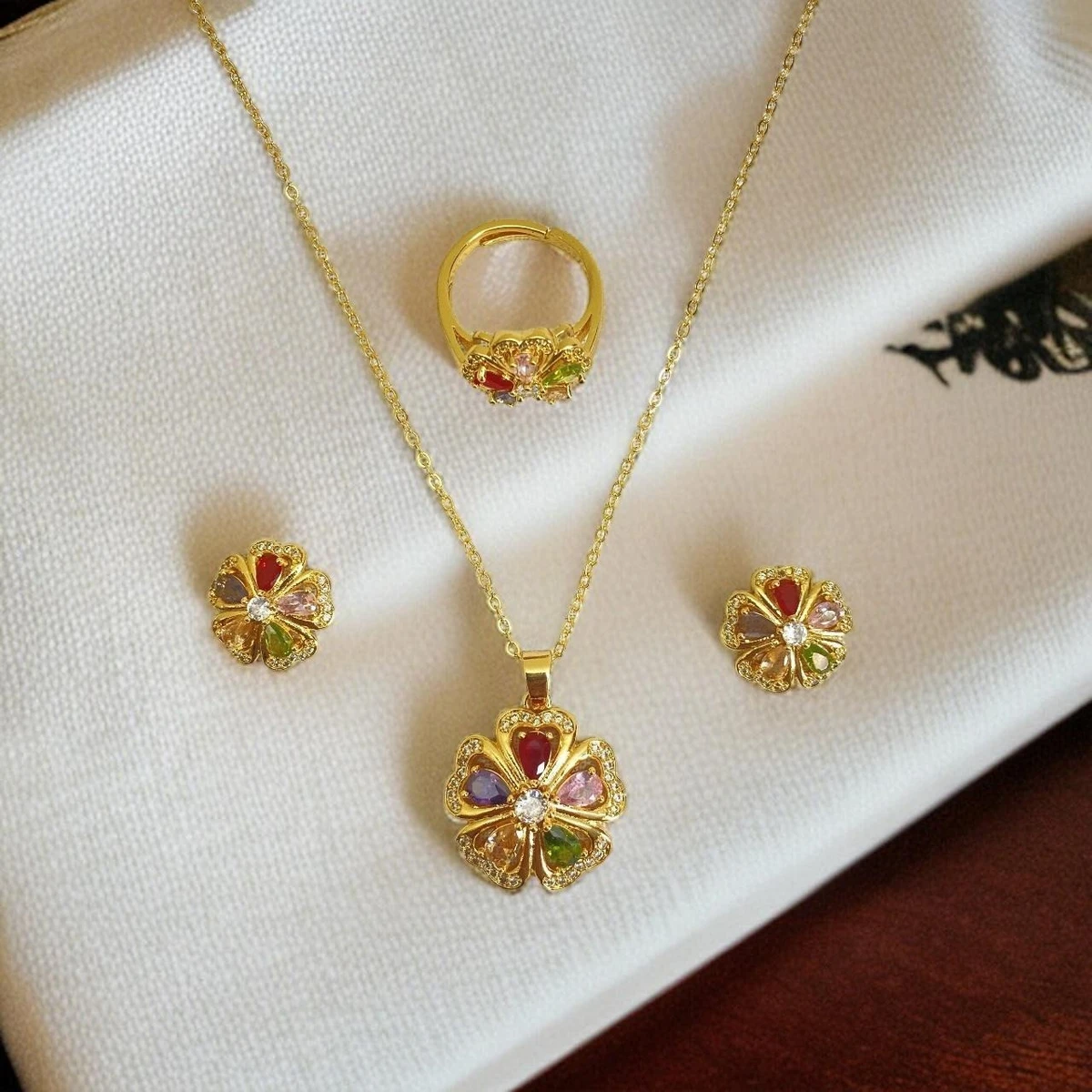Exquisite Charming Splendor: Delicate Chain Jewelry Set with Multicolored Gemstones
